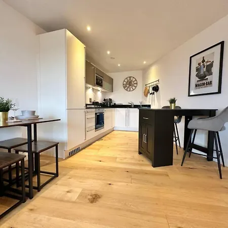 Stunning Center Apartment